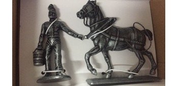 Mozo y caballo Gran armada de Napoleon 1/32