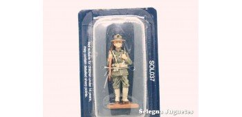 Lote 8 figuras soldados del siglo XX